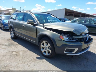 VOLVO XC70 2011
