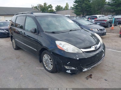 TOYOTA SIENNA 2008