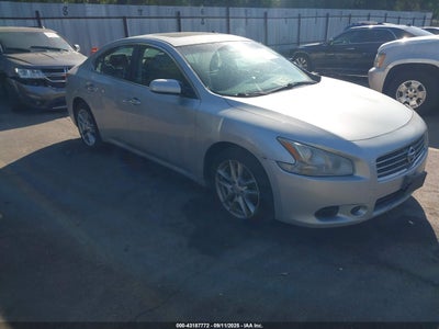 NISSAN MAXIMA 2010