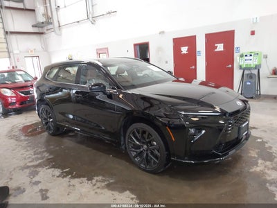TOYOTA CROWN SIGNIA 2025
