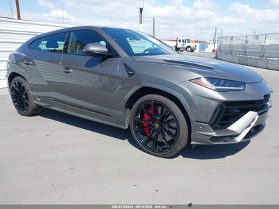LAMBORGHINI URUS 2024