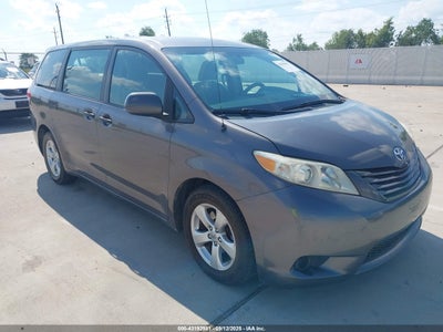 TOYOTA SIENNA 2013