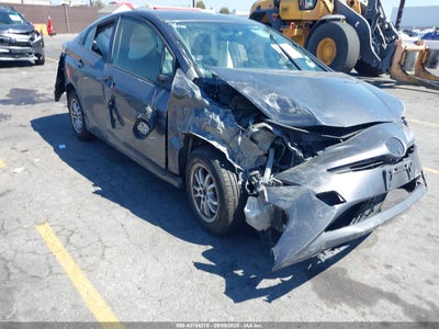 TOYOTA PRIUS 2016