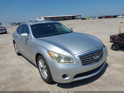 INFINITI M37 2011