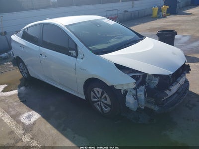 TOYOTA PRIUS 2018