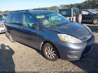 TOYOTA SIENNA 2010
