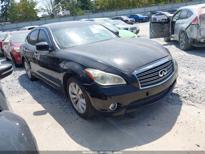 INFINITI M37 2011
