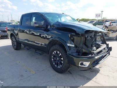 NISSAN TITAN 2019