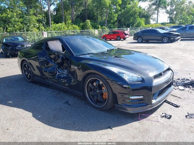 NISSAN GT-R 2013