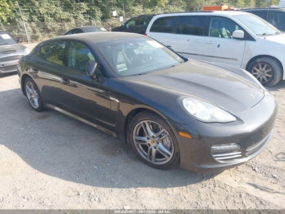 PORSCHE PANAMERA 2011
