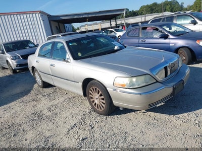 LINCOLN TOWN CAR 2004