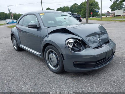 VOLKSWAGEN BEETLE 2012