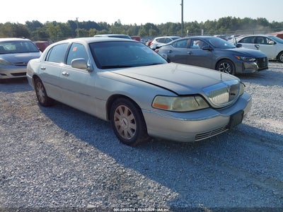 LINCOLN TOWN CAR 2004