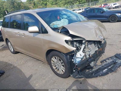 TOYOTA SIENNA 2011