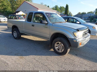 TOYOTA TACOMA 2000