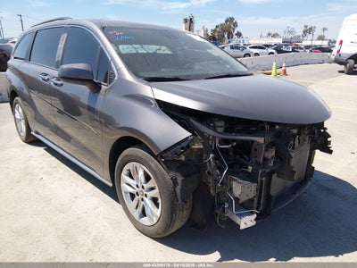 TOYOTA SIENNA 2024