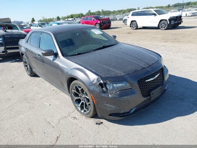 CHRYSLER 300 2015