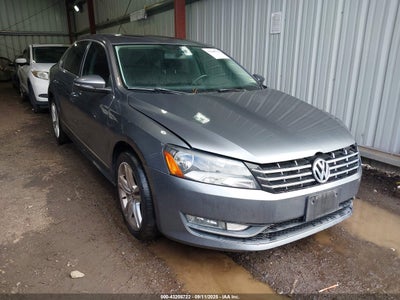 VOLKSWAGEN PASSAT 2012