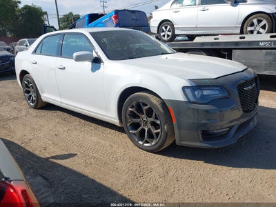 CHRYSLER 300 2015