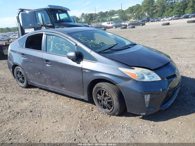 TOYOTA PRIUS 2015