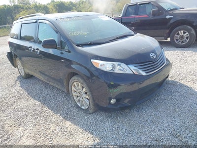 TOYOTA SIENNA 2016