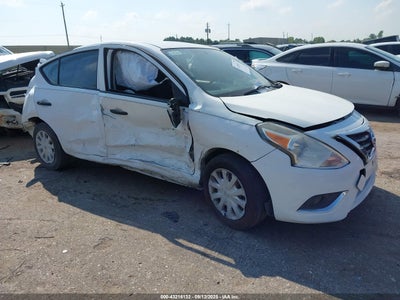 NISSAN VERSA 2015