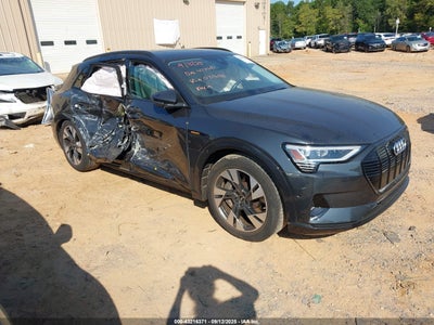AUDI E-TRON 2022