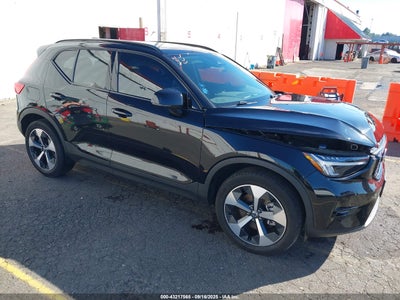 VOLVO XC40 2024