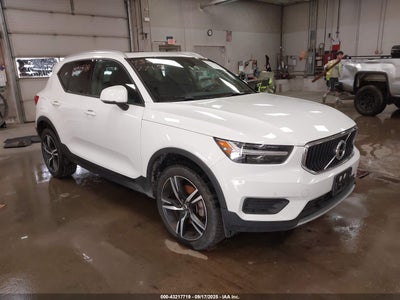 VOLVO XC40 2020