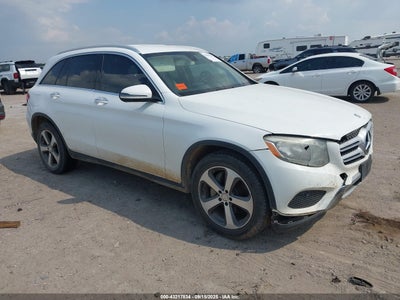 MERCEDES-BENZ GLC 300 2016