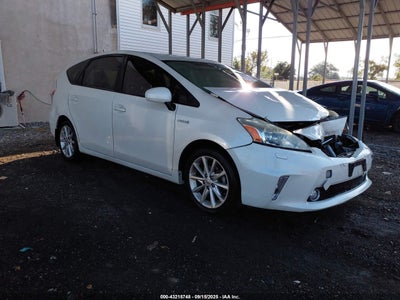 TOYOTA PRIUS V 2013