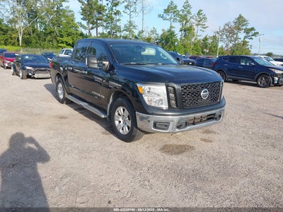 NISSAN TITAN 2019
