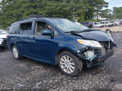 TOYOTA SIENNA 2012