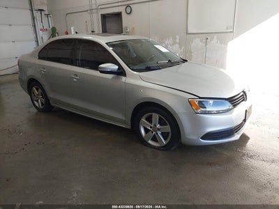VOLKSWAGEN JETTA 2011