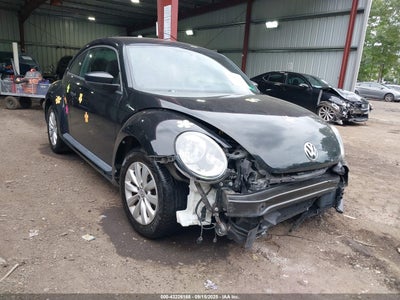 VOLKSWAGEN BEETLE 2014