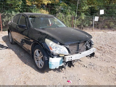 INFINITI Q40 2015