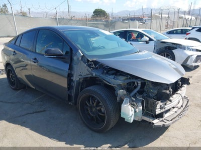 TOYOTA PRIUS 2017