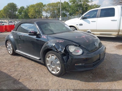 VOLKSWAGEN BEETLE 2013