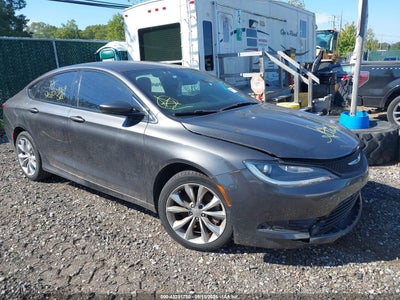 CHRYSLER 200 2015
