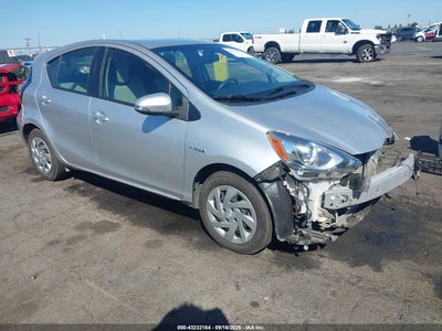 TOYOTA PRIUS C 2015