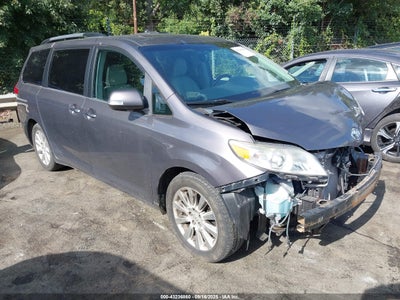 TOYOTA SIENNA 2014