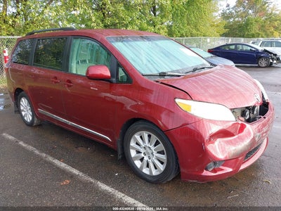TOYOTA SIENNA 2015