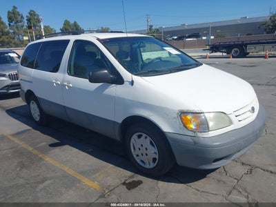 TOYOTA SIENNA 2002