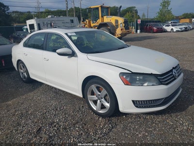 VOLKSWAGEN PASSAT 2012