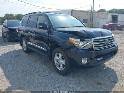 TOYOTA LAND CRUISER 2013