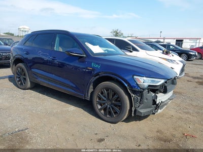 AUDI E-TRON 2022