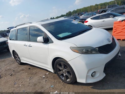 TOYOTA SIENNA 2016
