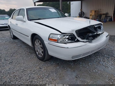LINCOLN TOWN CAR 2009