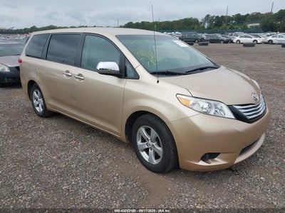 TOYOTA SIENNA 2011