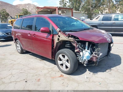 TOYOTA SIENNA 2017